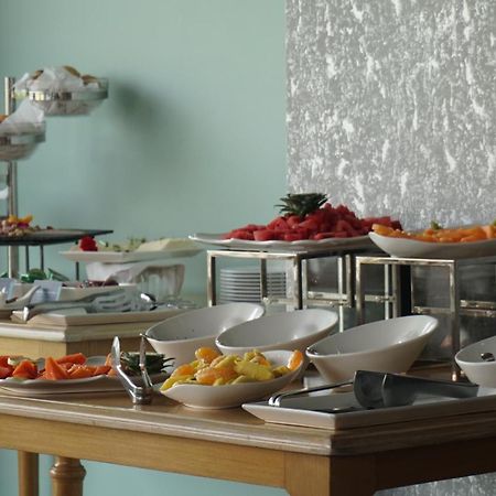 Quo Quality Hotel Manizales Exteriér fotografie A buffet