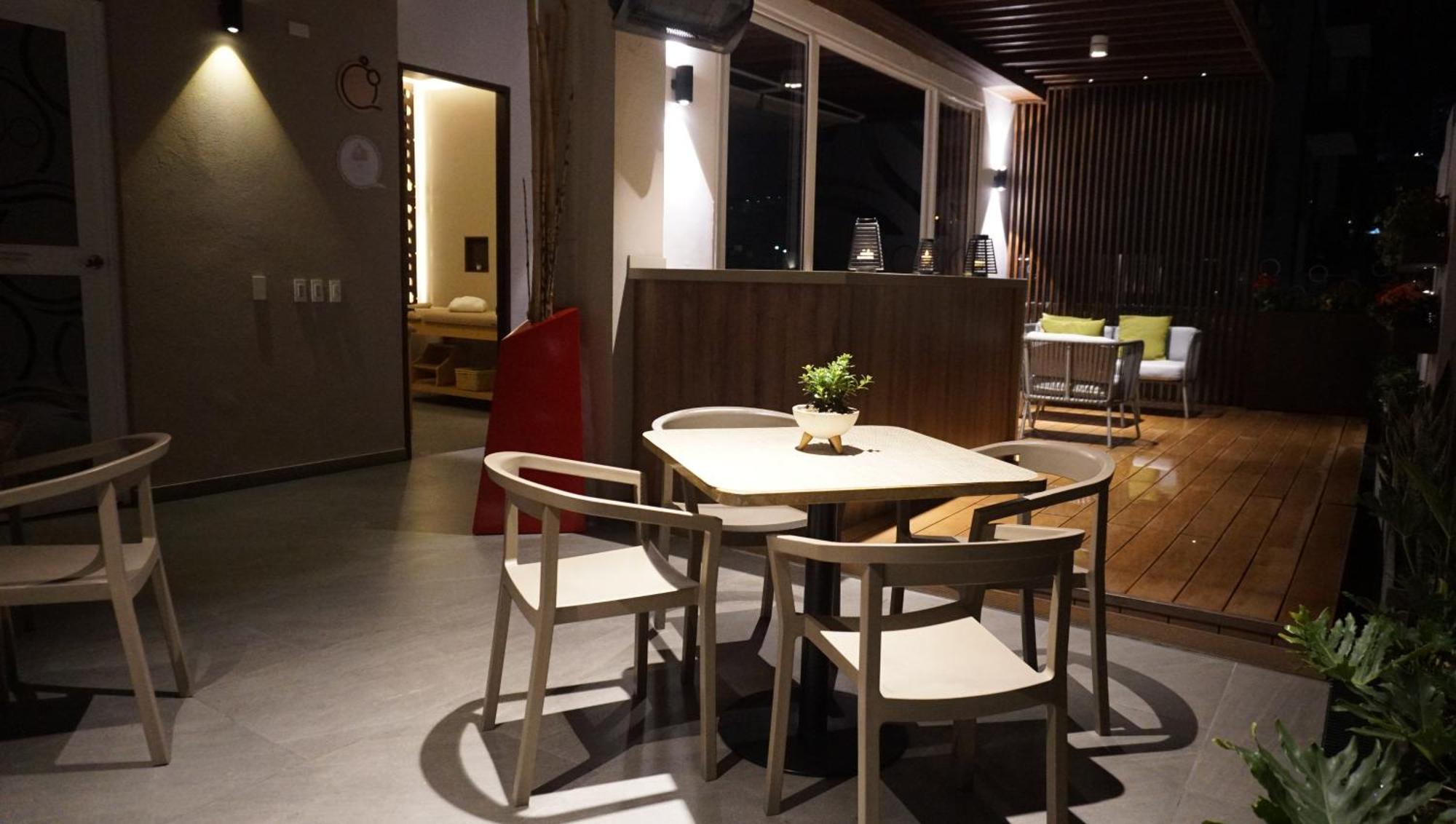Quo Quality Hotel Manizales Exteriér fotografie A dining room