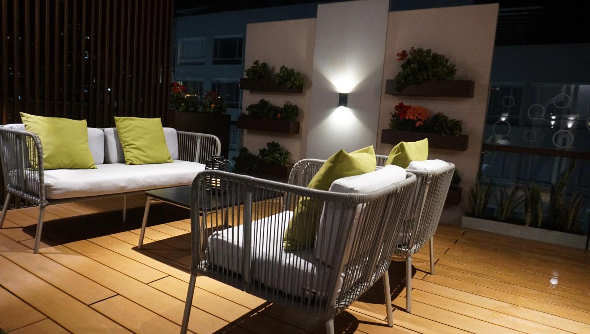 Quo Quality Hotel Manizales Exteriér fotografie A modern garden furniture set